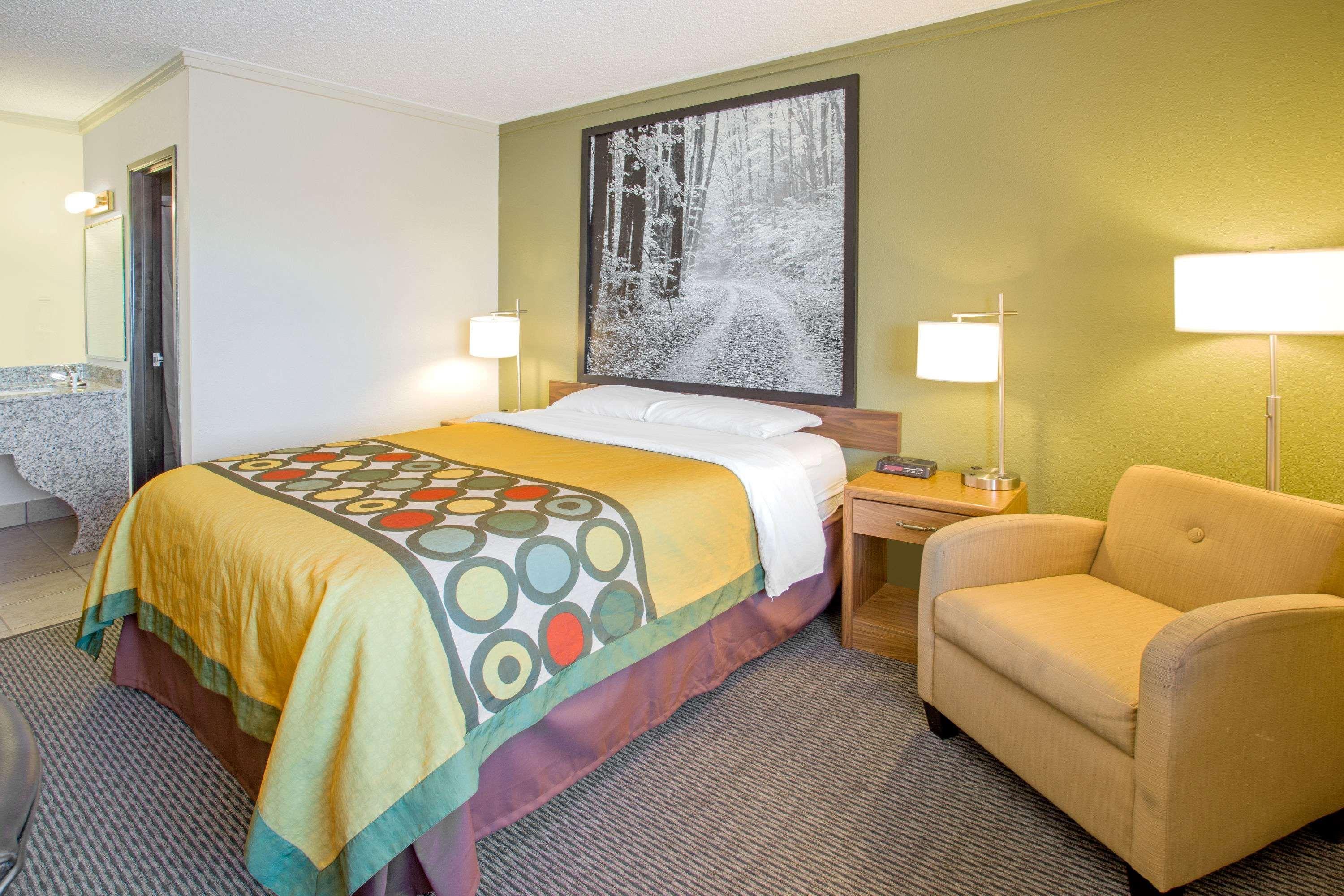 ซูเปอร์ 8 บาย วินด์แฮม วินด์เซอร์/แมดิสัน นอร์ท Hotel วินซอร์ ภายนอก รูปภาพ