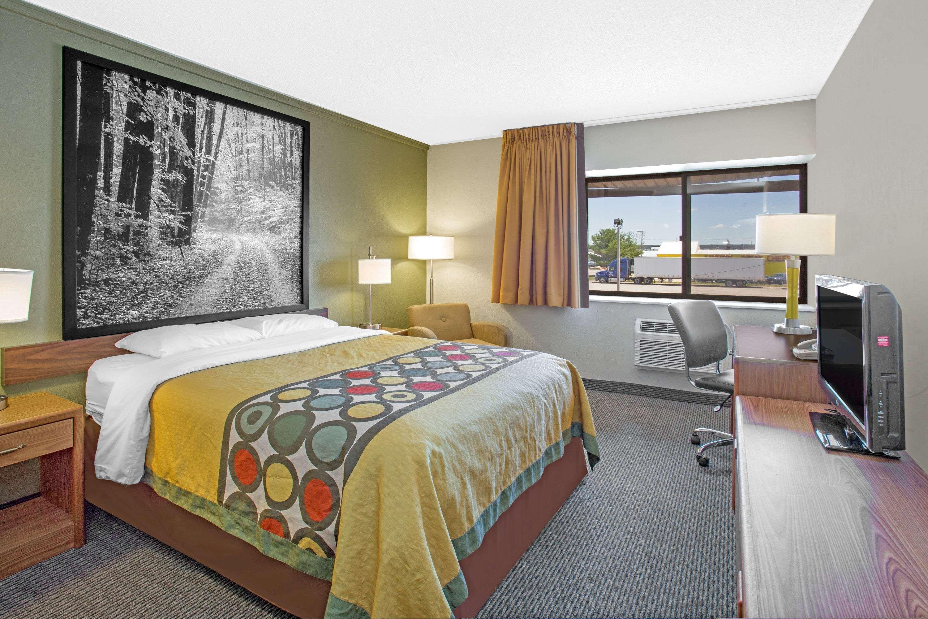 ซูเปอร์ 8 บาย วินด์แฮม วินด์เซอร์/แมดิสัน นอร์ท Hotel วินซอร์ ภายนอก รูปภาพ